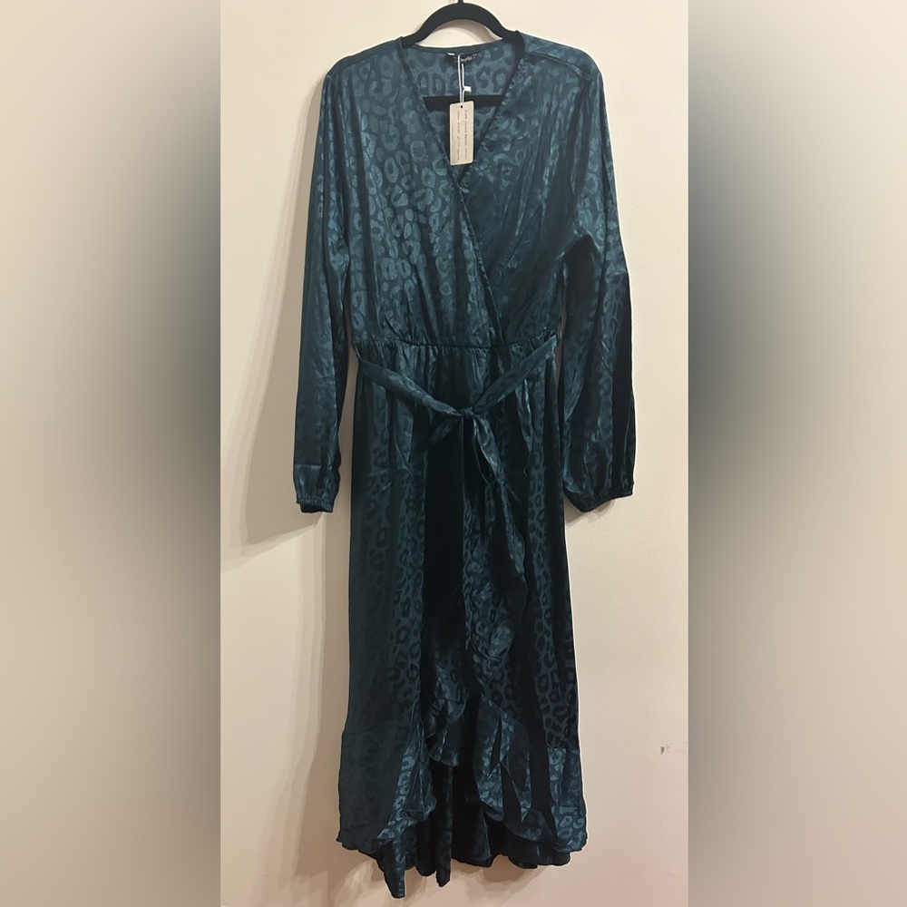 NWT Simplee Womens Silky Satin Leopard Animal Print Ruffled Wrap Dress XL Green